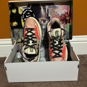 Kyrie Low 4 Shoe